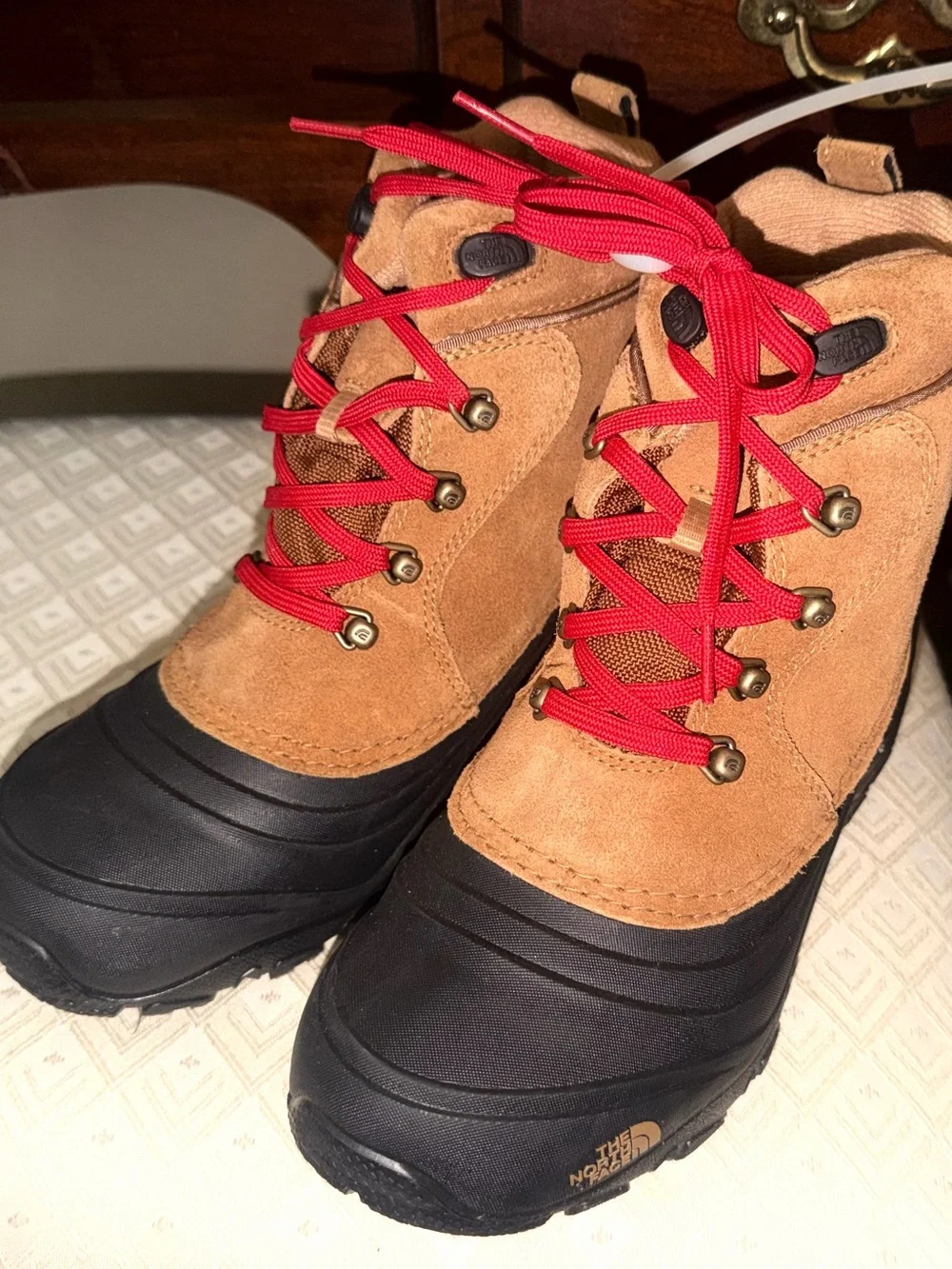 The North Face Chilkat Lace II Almond Brown/Black Suede Waterproof Boots Youth 6